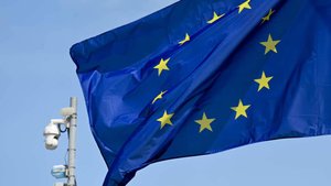 Политолог: ЕС может обойти вето Венгрии по "репарационному займу" для Украины