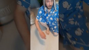 Папа и дочка ищет потерянные игрушки.mp4