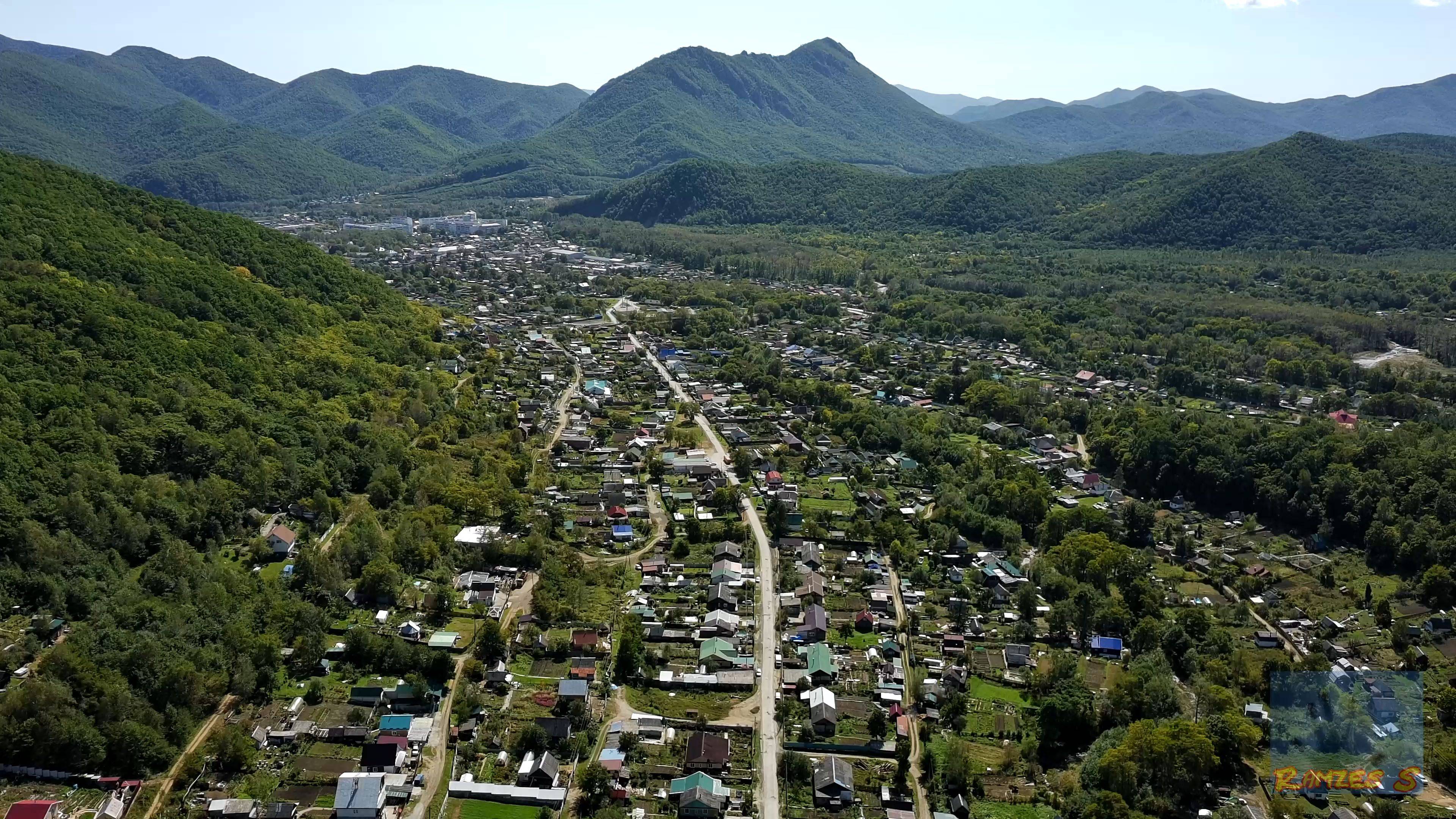 Живущие между сопок.