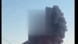 Ночью был налет на Днепропетровск. Что-то взрывалось всю ночь. В городе крупные пожары - горит ГСМ.