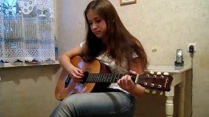 Красивая песня под гитару..девушка классно поет.