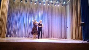 Танец "Блюз Листопад " Надежда Алехина и Иван Зинов.