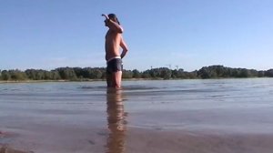 Купание в озере