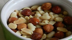 Кекс с орехами в мультиварке