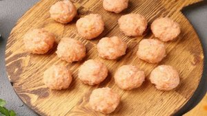 Куриные фрикадельки в томатном соусе