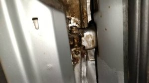 ЛЕВАЯ ПЕРЕДНЯЯ ДВЕРЬ С НОВЫМ РЕМКОМПЛЕКТОМ.mp4