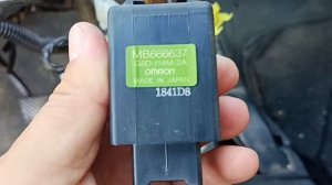 КАКИЕ РЕЛЕ НАХОДЯТСЯ В САЛОНЕ Mitsubishi Galant 6