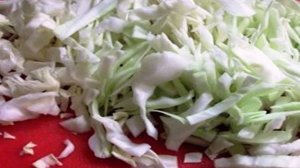 Капустный пирог на кефире в мультиварке