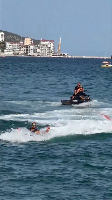 Yalta #море #крым #ялта #travel смотреть онлайн