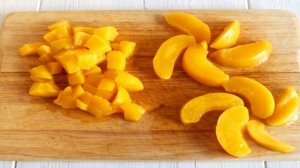 Манник с персиками