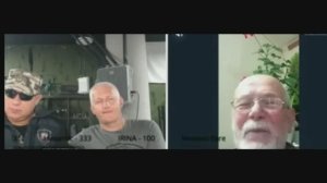 Батьку не любит.
