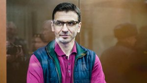 С экс-министра Абызова начали взыскивать почти 27 миллиардов рублей
