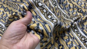 Шёлк  бежевого цвета с принтом цепи 46789