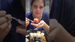 Ужинаем мукбанг роллы
