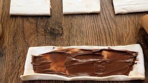 Крученые пончики с нутеллой