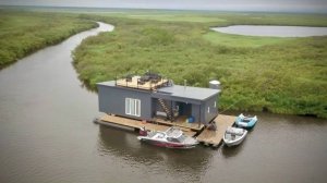 НАРЬЯН-МАР! Дом на воде, где БЕШЕНО КЛЮЕТ!