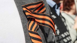 Песков указал на негативную реакцию украинцев на его георгиевскую ленту