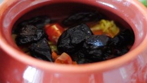 Куриное жаркое в горшочках