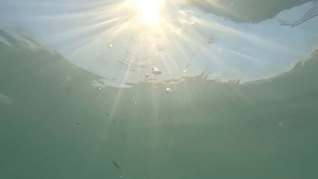 ▶️ На улице ЖАРА.Ялта 4 августа Море +27. Жизнь на море / Крым смотреть онлайн