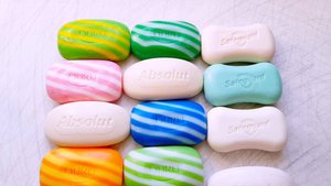 АСМР ШУРШАНИЕ. РАКСЛАДЫВАЮ ЯРКОЕ МЫЛО. ШУРШУ УПАКОВКОЙ.