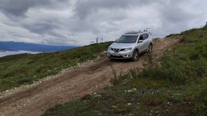 Nissan X-trail T32, система помощи при спуске.mp4