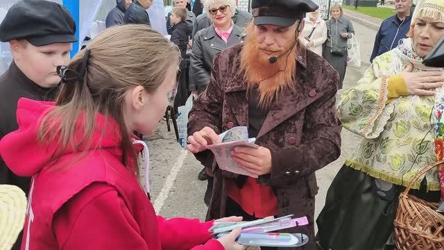 Позаботились о своих зубах - Путешествие семьи Окуловского купца из 19 века в 21 век