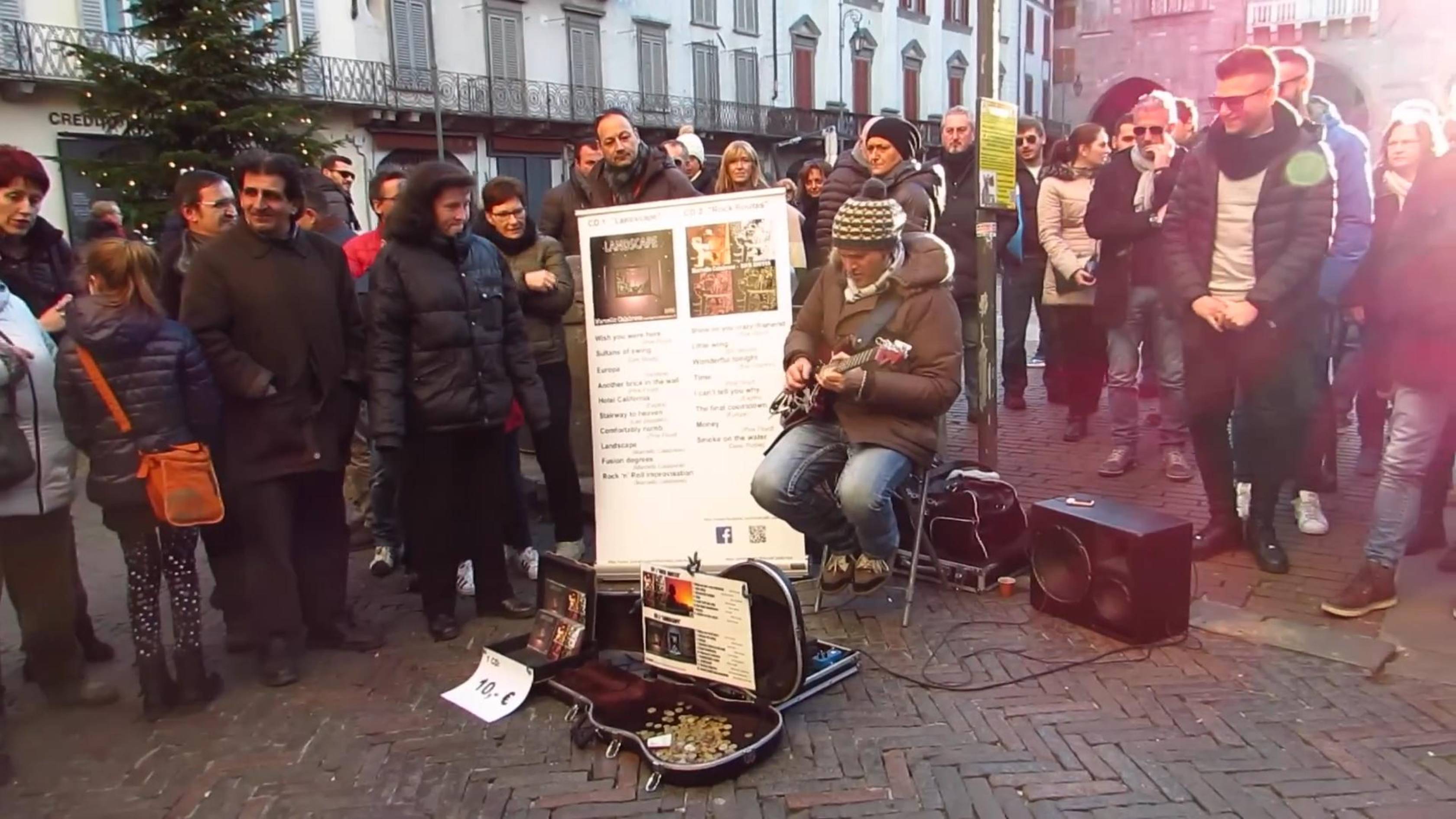 Уличные музыканты. Где-то в Европе