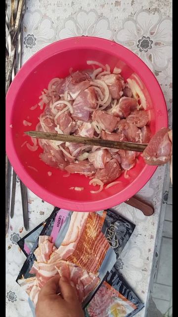 Шашлык из индейки с беконом! Сочный и вкусный! Лучший рецепт шашлыка из индейки! #shorts  #еда смотреть онлайн