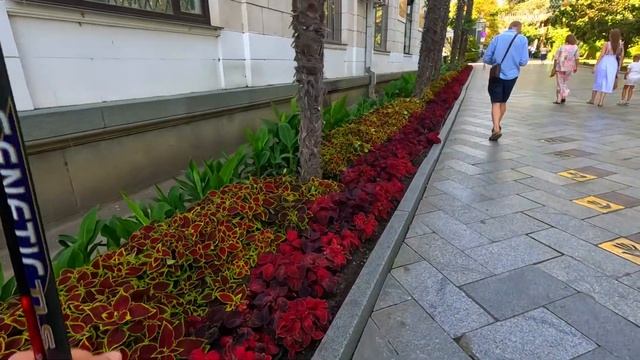 ▶️ Ялта. Подписчики.Шторм.Массандровский пляж. Пляж у часовни. Рыжик и подарки.Жизнь на море / Крым смотреть онлайн