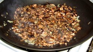 Крученики из свинины с грибами