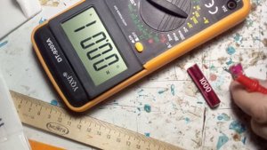 Загадка для электроников: почему перезаряженных батареек не хватает на минуту работы?