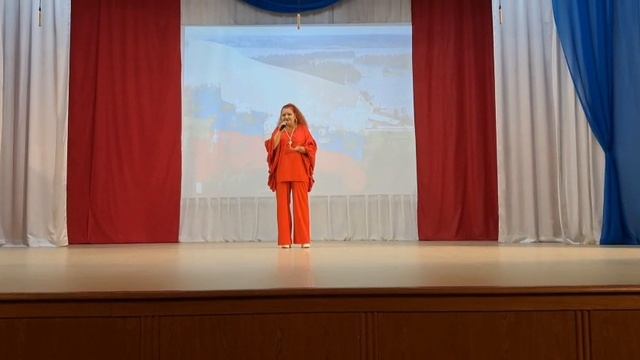 Елена Фищукова. Песня "Улыбнись, Россия".mp4 смотреть онлайн