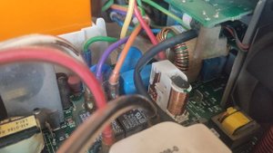 APC BackUps RS1000 - со снятой крышкой реле