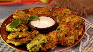 Солнечный вкус и домашний уют. ОЛАДЬИ ИЗ КАБАЧКОВ С ЗЕЛЕНЬЮ