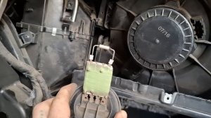 Polo sedan не работает вентилятор на первых трех скоростях, ремонт за 30 минут своими руками.