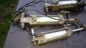 Пневмо цилиндр/ подскажите пожалуйста