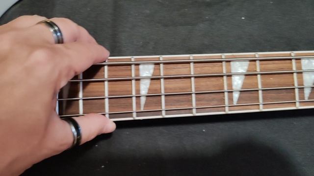 Обзор сборки китайской реплики баса Rickenbacker бежевого цвета смотреть онлайн
