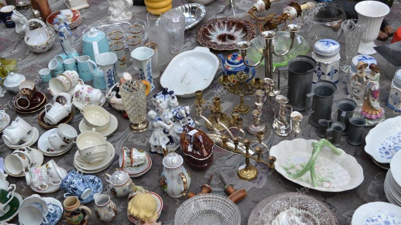 ВЕСЁЛАЯ БАРАХОЛКА =посуда и матрешки= Советские вещи на рынке. Старинная посуда.