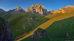 Поход на гору Шишки. Верхняя Балкария. Вход в пещеру.