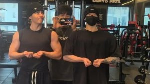 "Преображение BTS: Фитнес,слухи и искусство Ви! 💪🎤✨"