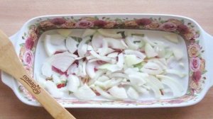 Карп в духовке на луковой подушке