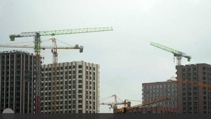 Эксперт оценила решение разрешить девелоперам переносить сроки сдачи жилья