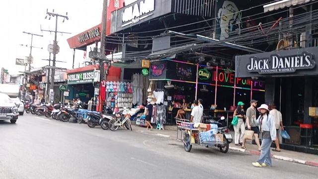 Пхукет в несезон. Бангла роуд днем. смотреть онлайн