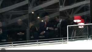 Чтец по губам рассказала детали разговора Трампа и Маска на прощании с Кирком