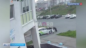 На улице Габдулы Амантая в Уфе произошло ДТП с участием детей на самокате и такси