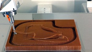 6-осевая обработка арамидных и алюминиевых сот и углеволокна на станке X-Cut Space