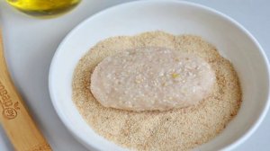 Куриные котлеты с овсянкой и сметанным соусом