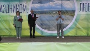 002 Выход ведущих.Поздравление зам. главы Богучанского округа  Колесовой М.М