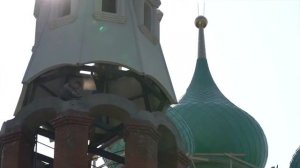 Возведение куполов на храме во имя Михаила Архангела