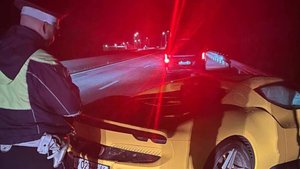 От "морды" осталась груда металла: Ferrari разбился на трассе на Урале